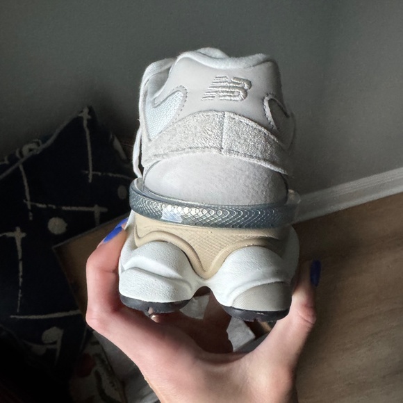 New Balance 9060 Seasalt Moonbeam NIB - Picture 9 of 11